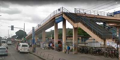 A estação de trem e a Avenida Cesário de Melo. Imagem de satélite